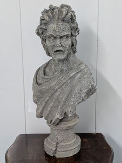 New Halloween Medusa Bust By Grandin Road