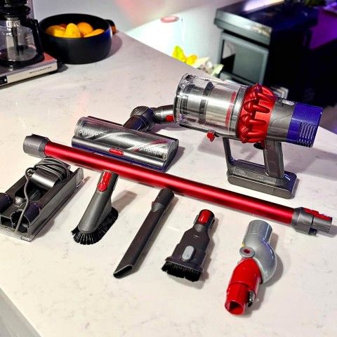 Dyson v10 MINI! Like new. Lots of extra parts!