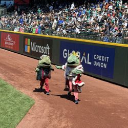 Seattle Mariners v. Cardinals. 9/9 Section 112 Aisle Seats