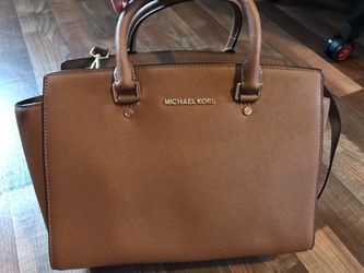 Michael kors handbag 13”*10”(Medium)