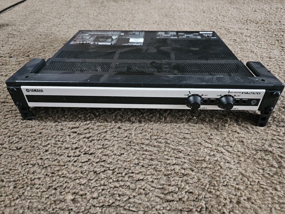 Yamaha PA 2120 Amplifier