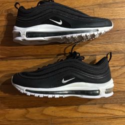 NIKE AIR MAX 97 size 9