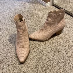 Boots Coconuts By Matisse Tan Snake Skin Size 8