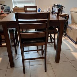 4 Seat Dining Room Table 