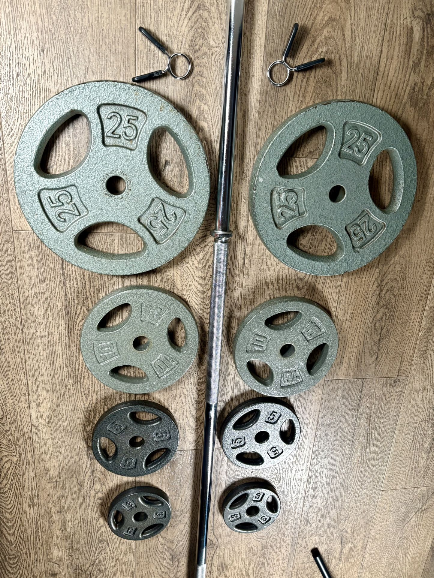 NEW CONDITION: 6 ft Steel Standard Barbell With CAP Weight Plates: 25s, 10s, 5s & 3s ( Total: 106 lbs)