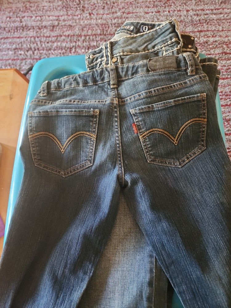 Levis