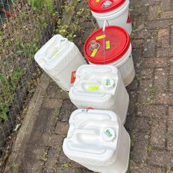 Plastic Buckets And Canisters
