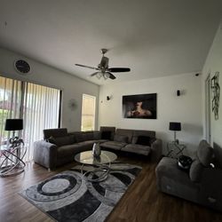 Reclinable Sectional Couch / Living Room Set