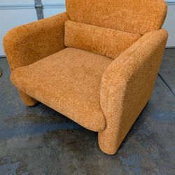 New Out Of Box! 🏵️ Gorgeous & Teddy Bear Material Comfy Accent XL Chair
