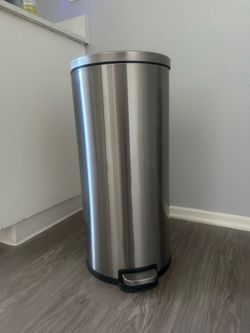 Stainless steel circular trash can