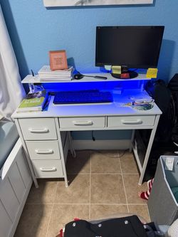 Computer desk