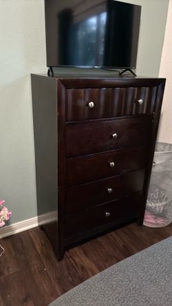 Dresser.