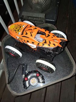 Monster truck like new condition no box pickup only cash