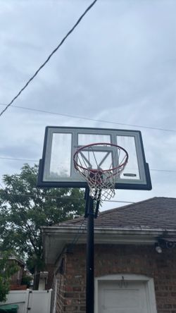 Lifetime basketball hoop
