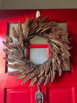 Dried Berry and Grass Decorative Wreath