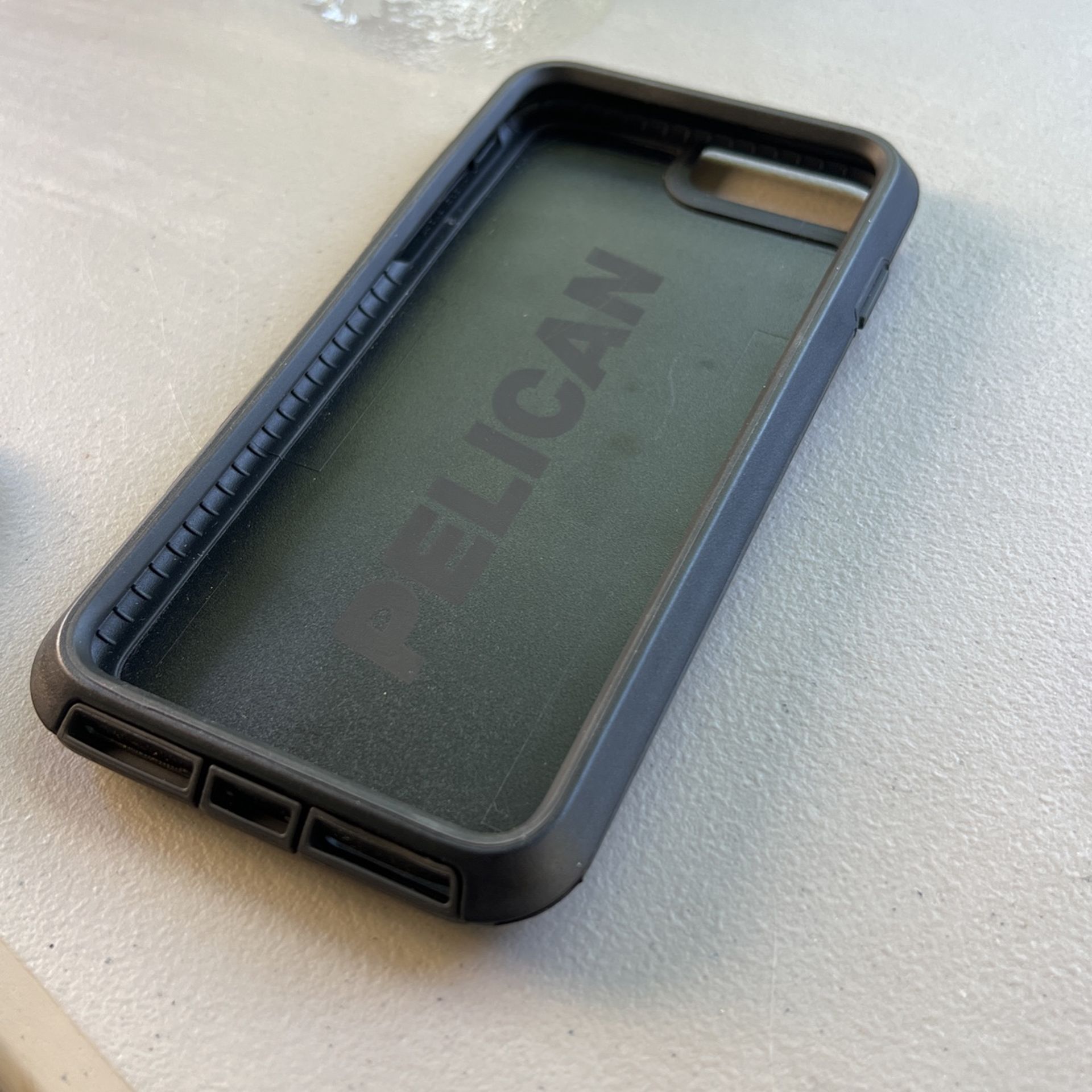 iPhone 8 Plus Pelican Voyager Case