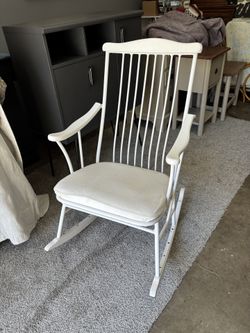 Rocking chair wood and metal frame 