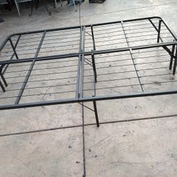 Metal Bed Frame Queen Size 