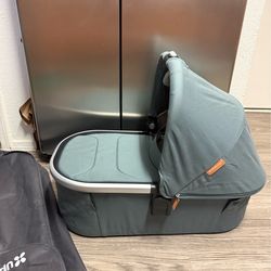 NEW! UPPAbaby Bassinet V3 in Color Callum