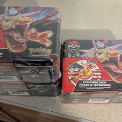 Pokémon TCG: Collector Chest Charizard.