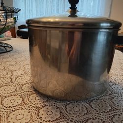 Farberware 18/10 Stainless Steel 8 Qt Stock Pot. Like New