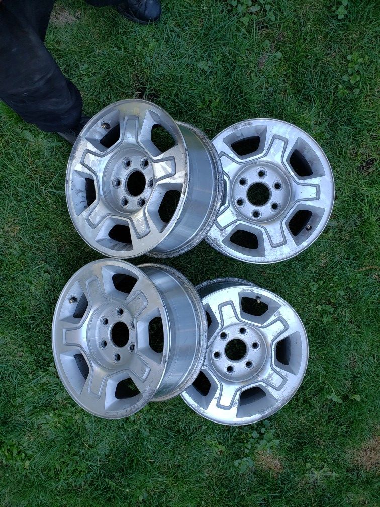 16 inch GM GMC aluminum rims 6 lug nut bolt pattern for Sale in Seattle, WA OfferUp
