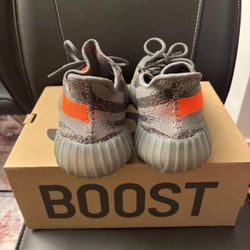 YEEZY BOOST 350 SIZE 5.5