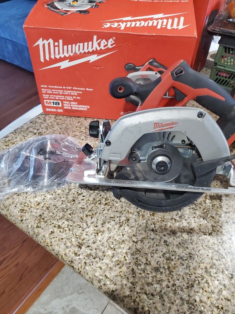 Milwaukee M18 Circular Saw 6 1/2