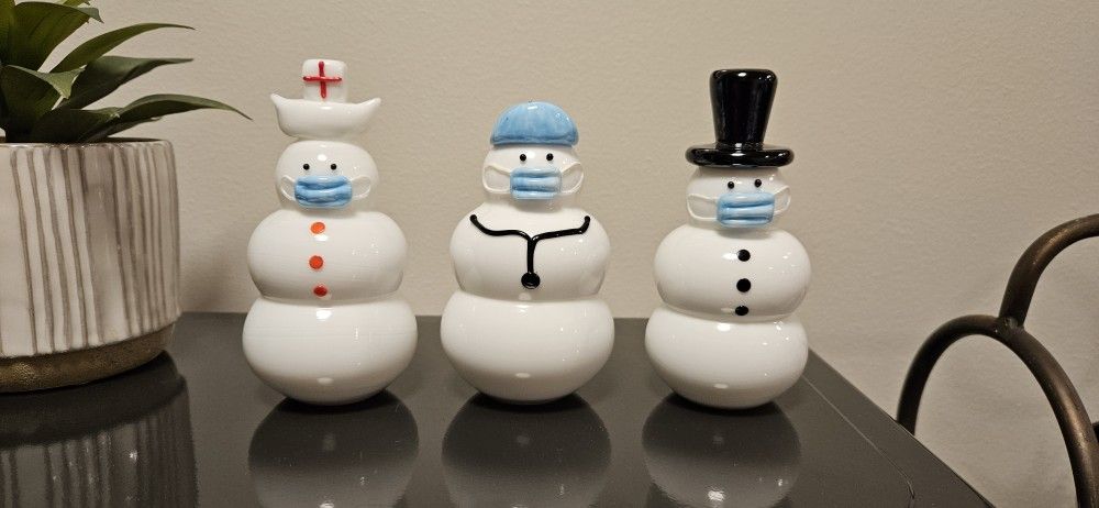 Solid Glass Snowmen By THAMES GLASS