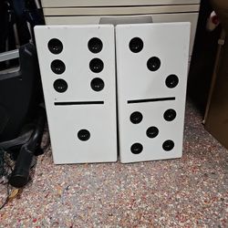 Dominoes