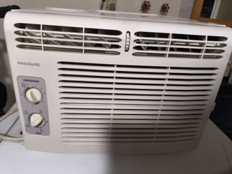 Frigidaire 5000 BTUs air conditioner