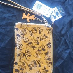 Minnie mouse wristlet
