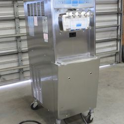 TAYLOR TWIN TWIST ICE-CREAM MACHINE AIR COOLED