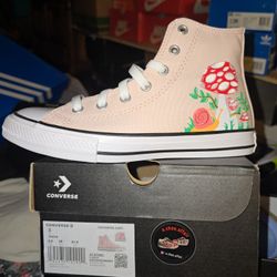 Youth Converse Brand New Sz 3