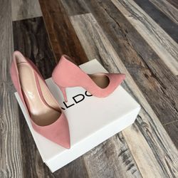 Women Shoes (Size US 8.5) 