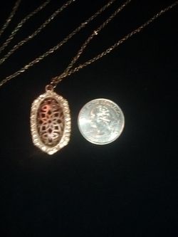 Beautiful pendant and unique chain