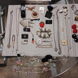 ASSORTED JEWELRY ($2 each)