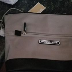 BRAND NEW ORIGINAL MICHAEL KORS BAG $75
