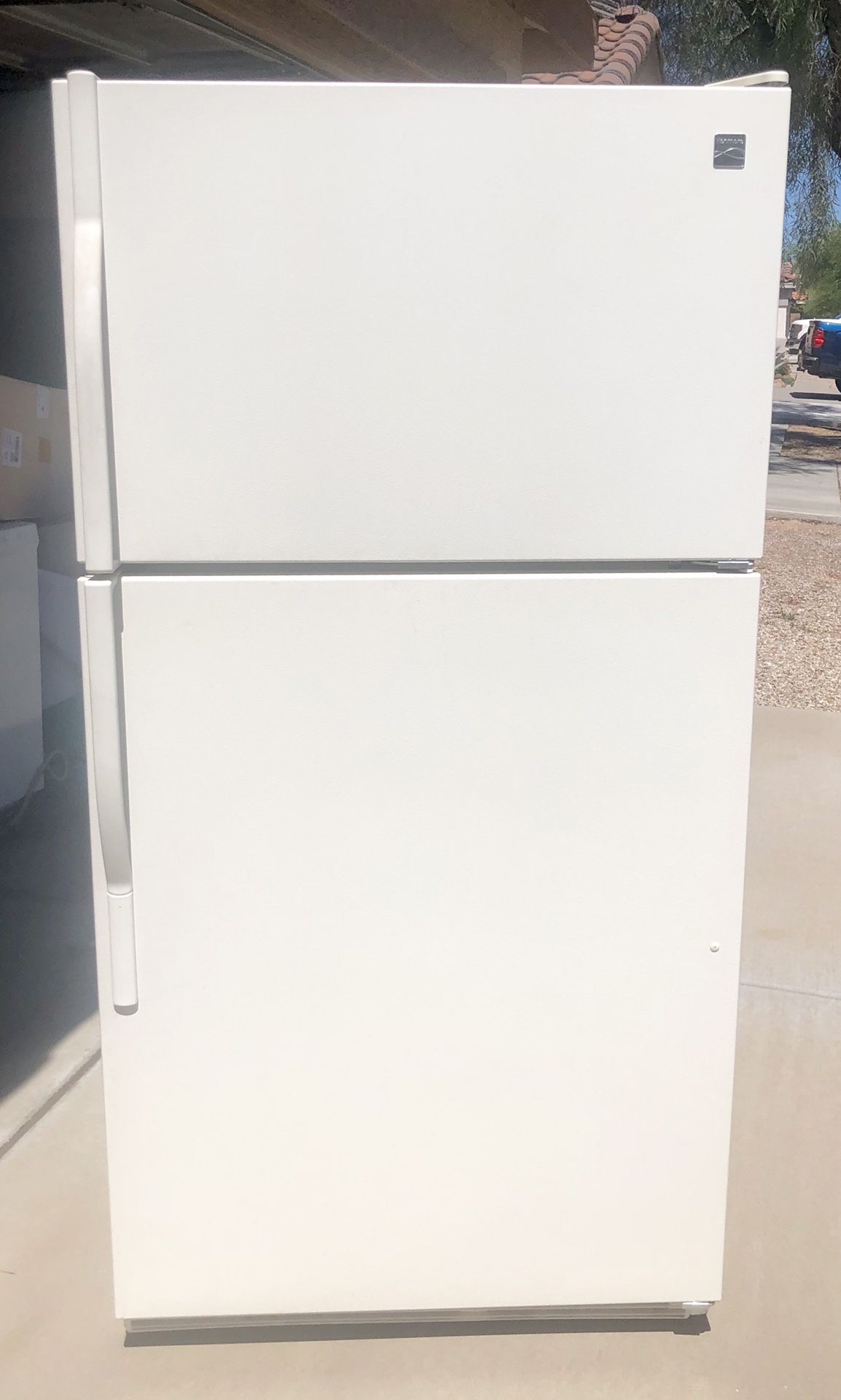 Kenmore Refrigerator and Top Freezer 21.0 cubic feet