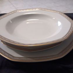 23 Pieces Mikasa China Collection Y0080 Tudor Rowp