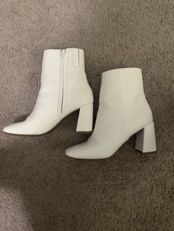 Sugar White Boots Size 6 1/2
