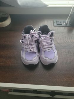 New balance ,purple size 6 for toddlers