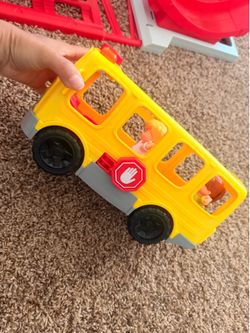 Kids little people bus
