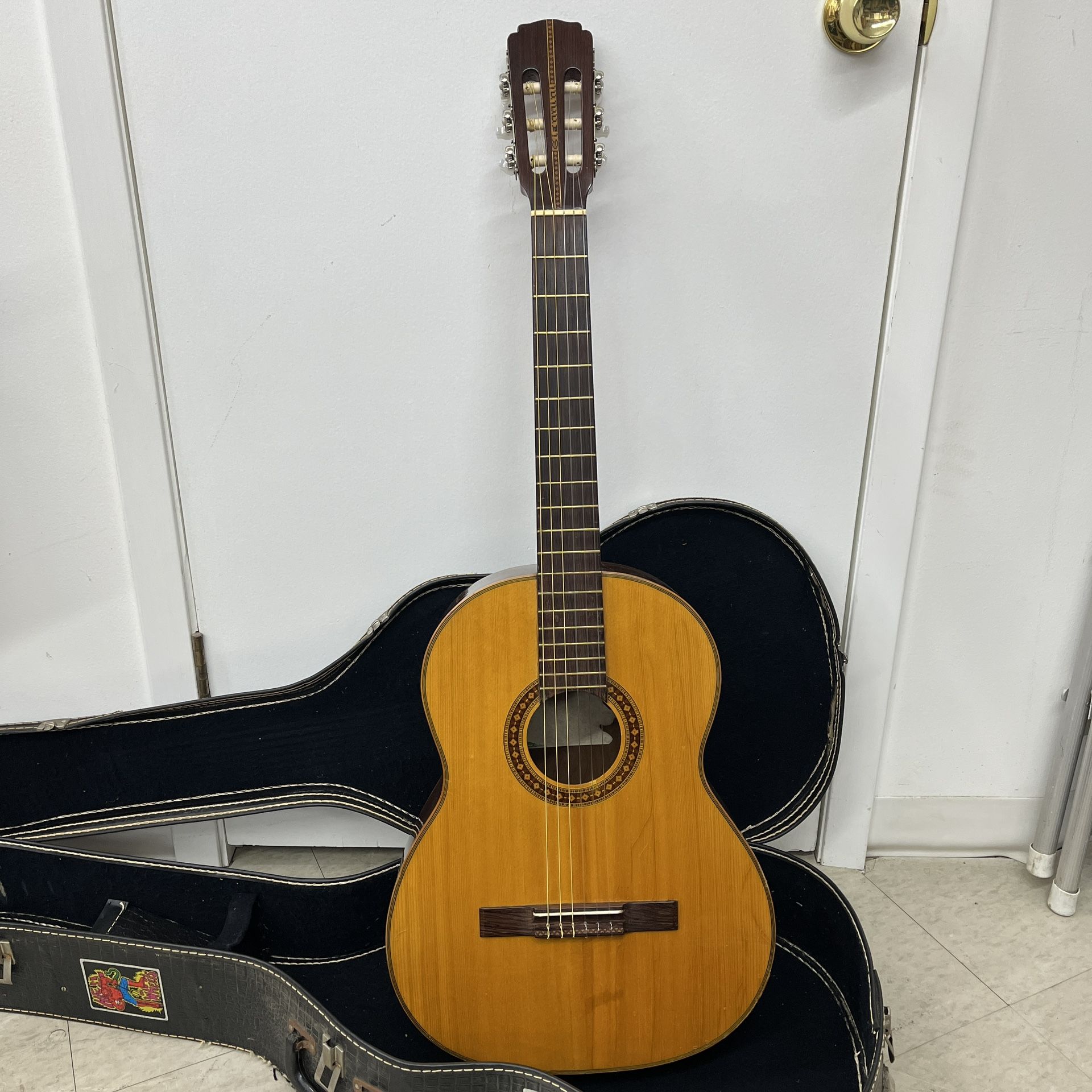 Giannini GN-70 Classical Guitar