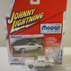 Johnny Lightning White Chase PLYMOUTH 1970 Cuda 340 