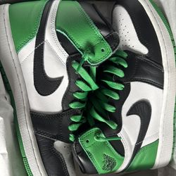 Lightly Used Jordan One Lucky Greens Size 9