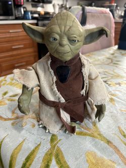 Star Wars Yoda action figure c discription