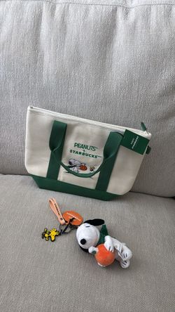 Starbucks + Snoopy  tote bag with keychain