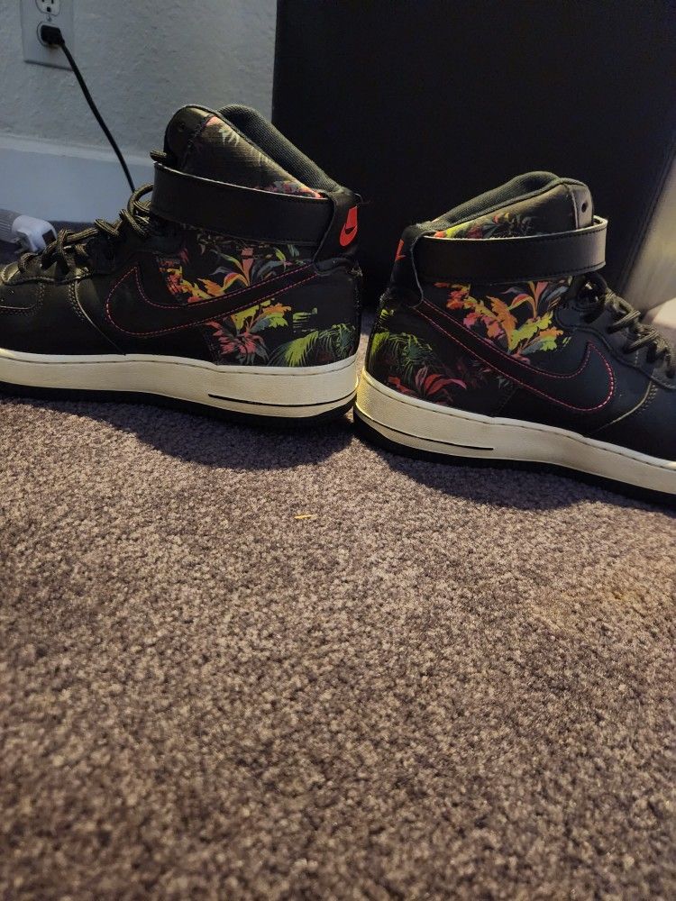 NIKE AIR FORCE 1 HIGH “BLACK FLORAL” (Size 11)