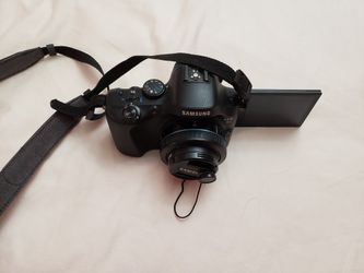 Samsung NX20 Mirrorless CSC Camera System